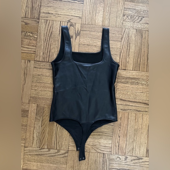Abercrombie & Fitch Women's Faux Leather Black Bodysuit - medium - NWOT - Picture 2 of 3